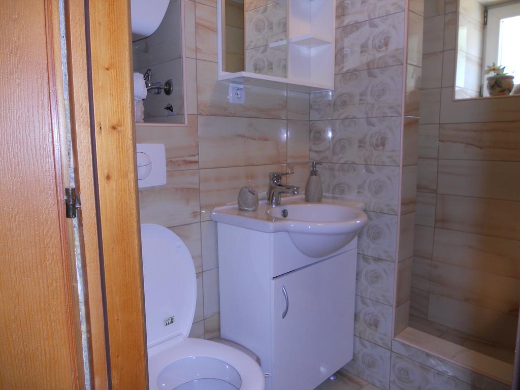 Apartment Djukovic Petrovazzo Esterno foto